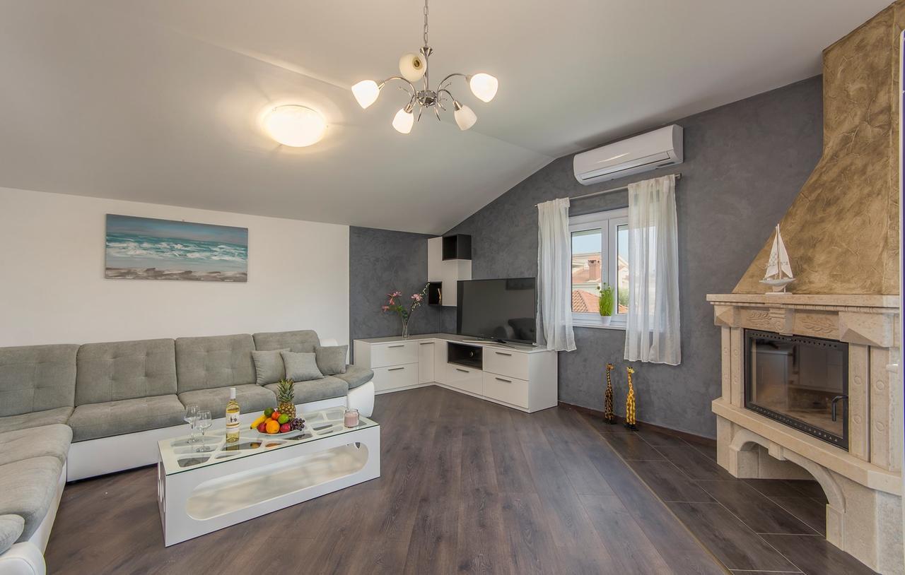 Silver Holiday House Vrvari Eksteriør billede