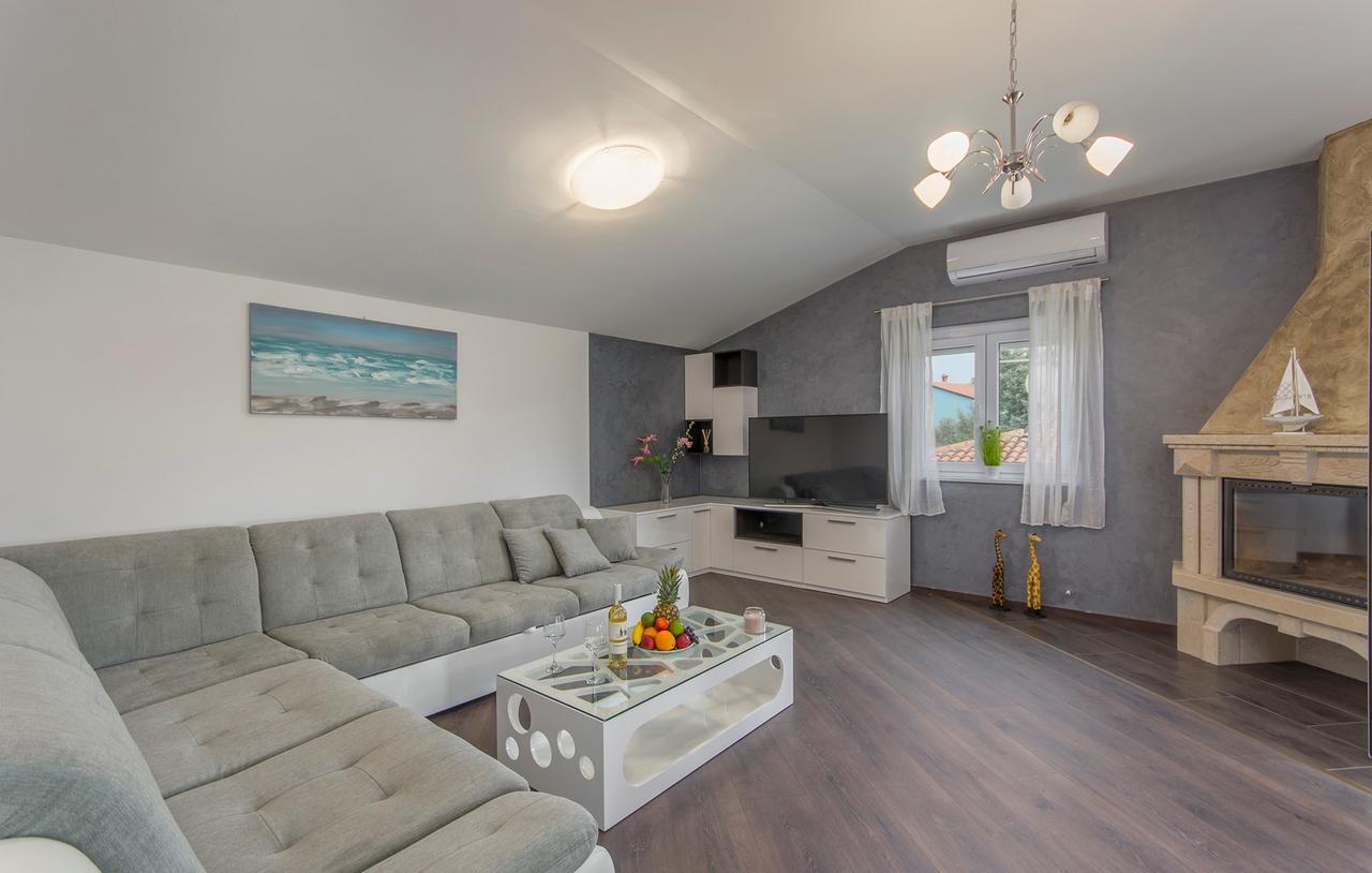 Silver Holiday House Vrvari Eksteriør billede